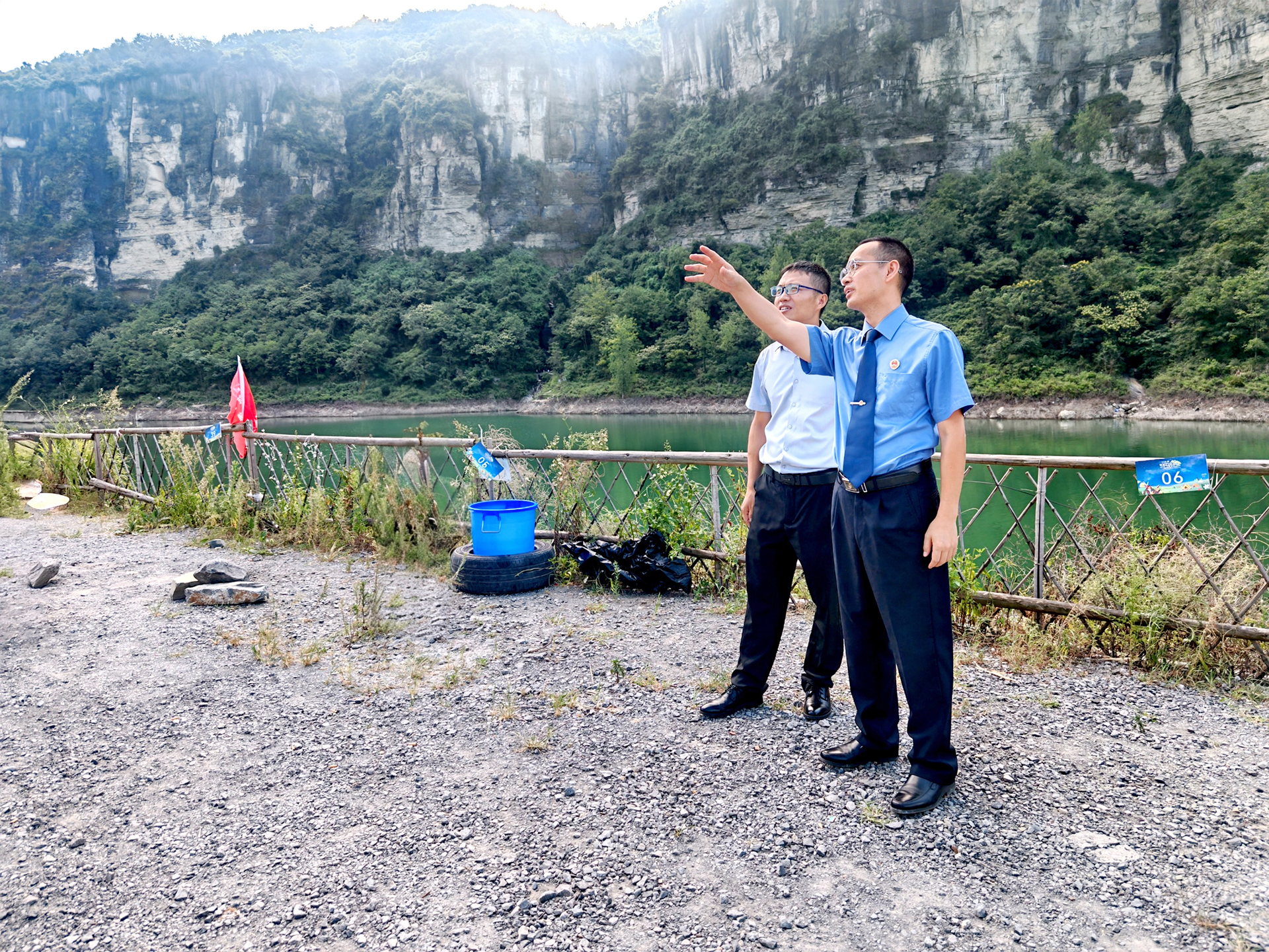 4   对 178 环线金山湖至两河口段开展专项巡查活动