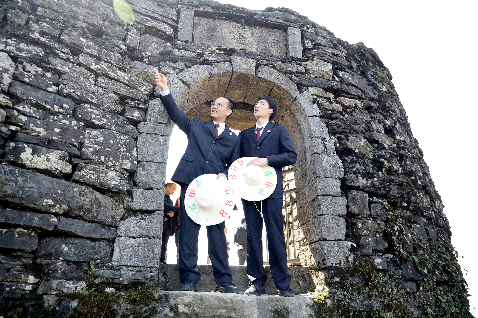 5  赴龙崖城遗址开展公益诉讼专项监督