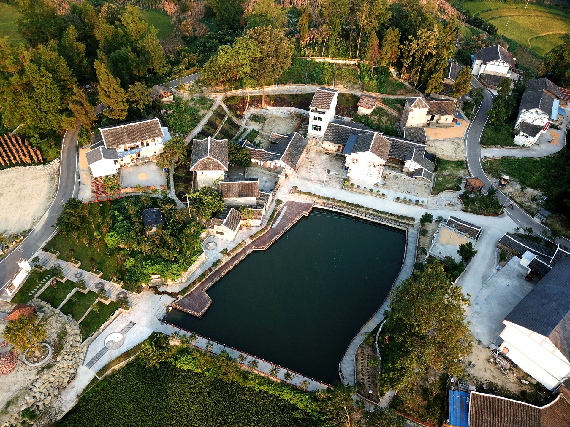 新风村沙子山湾全景01