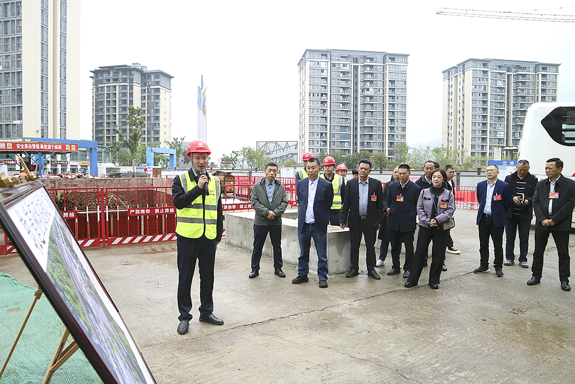 璧山区人大常委会调研年度重点民生实事项目建设推进情况